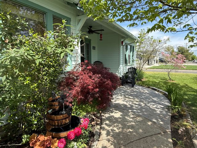 2717 Howard Avenue, Medford, OR 97501