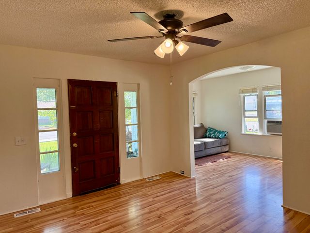 2717 Howard Avenue, Medford, OR 97501