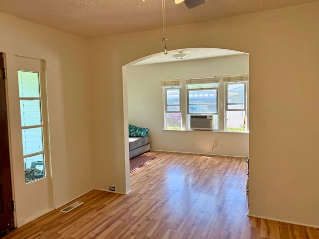 2717 Howard Avenue, Medford, OR 97501
