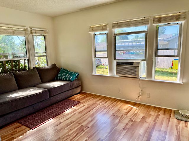 2717 Howard Avenue, Medford, OR 97501