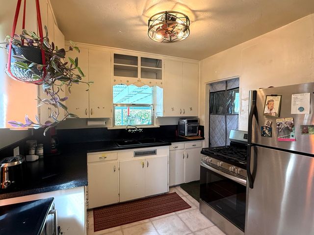 2717 Howard Avenue, Medford, OR 97501