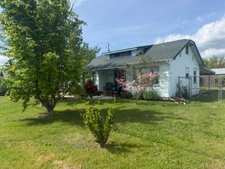 2717 Howard Avenue, Medford, OR 97501