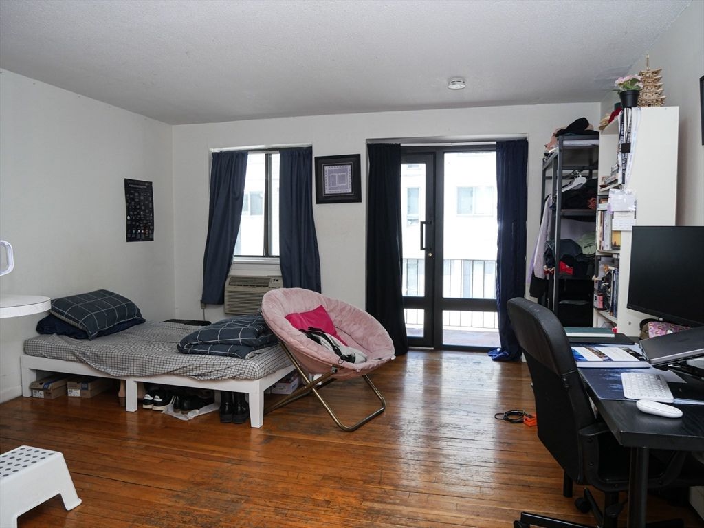 1039 Commonwealth Ave 16, Boston, MA 02215