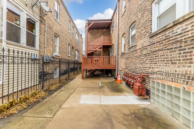 6758 S Campbell Avenue 2, Chicago, IL 60629