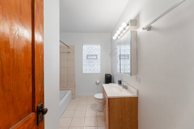 6758 S Campbell Avenue 2, Chicago, IL 60629