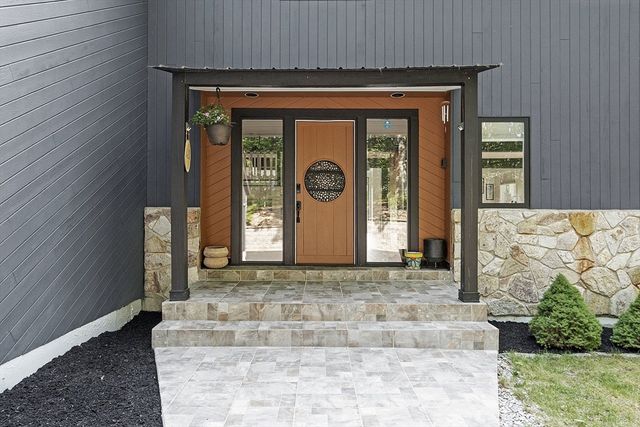 7 Birch Hill Road, Pepperell, MA 01463