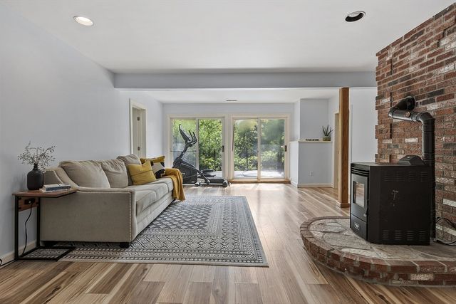 7 Birch Hill Road, Pepperell, MA 01463