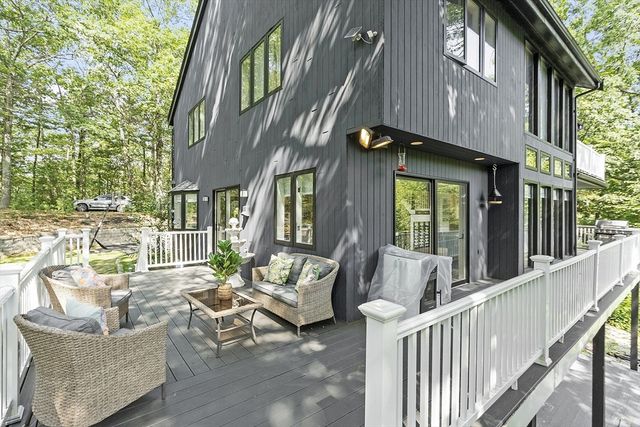 7 Birch Hill Road, Pepperell, MA 01463