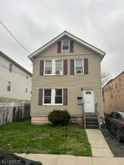 825 Jackson Ave, Linden City, NJ 07036
