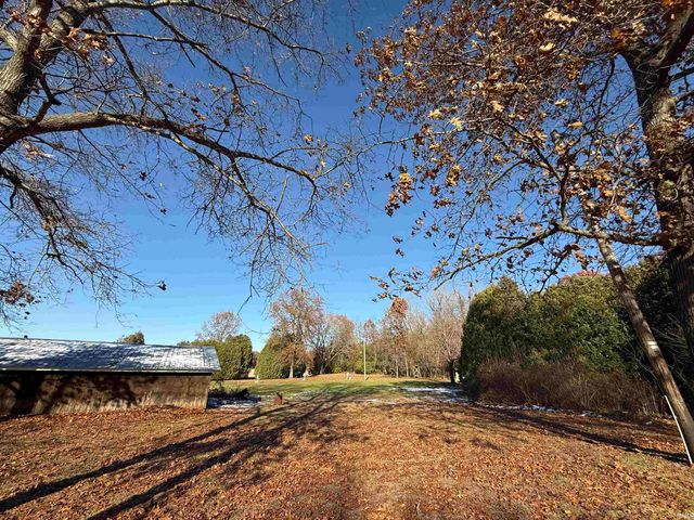 10140 E State Road 10, Culver, IN 46511