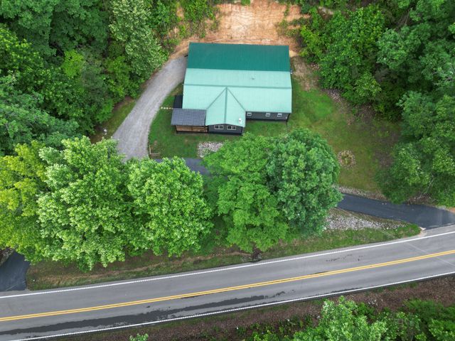 14656 Highway 438, W, Linden, TN 37096