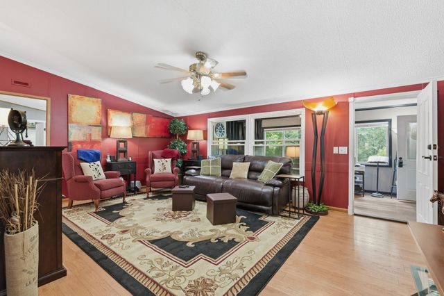 14656 Highway 438, W, Linden, TN 37096