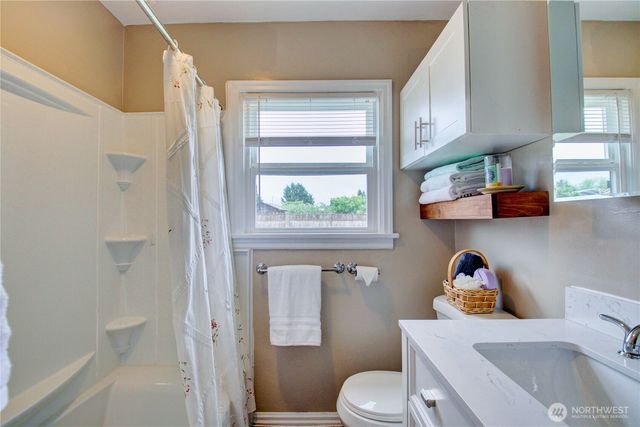 1232 S 18th Street, Mount Vernon, WA 98274
