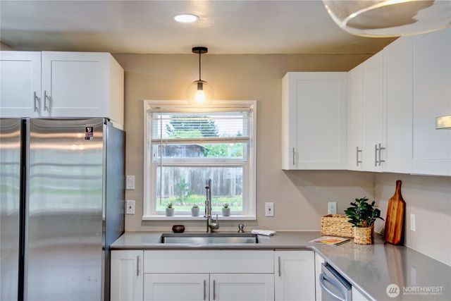 1232 S 18th Street, Mount Vernon, WA 98274