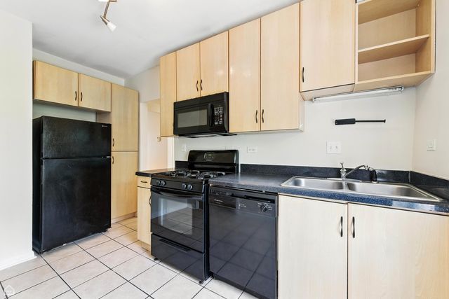 1301 E 71st Place 3S, Chicago, IL 60619