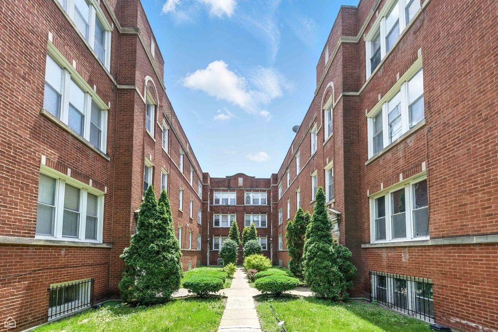 1301 E 71st Place 3S, Chicago, IL 60619
