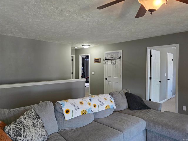 575 MESA Drive, Russiaville, IN 46979