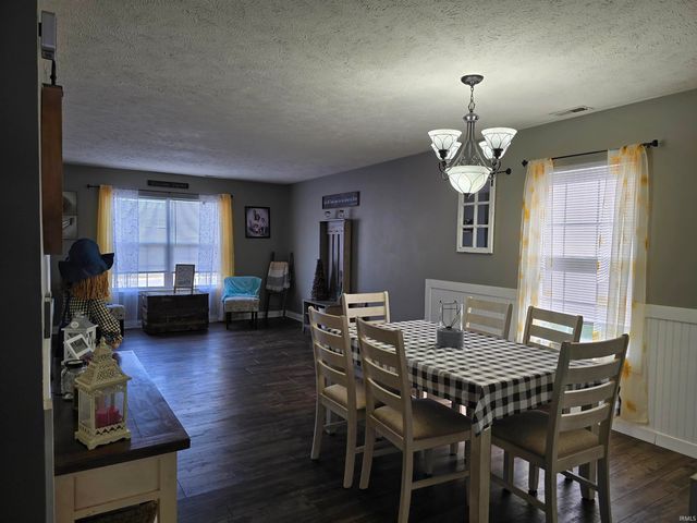 575 MESA Drive, Russiaville, IN 46979