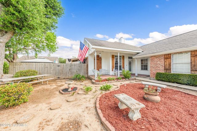 107 Village Green Drive, Youngsville, LA 70592