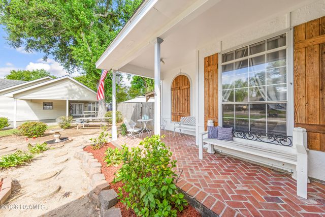 107 Village Green Drive, Youngsville, LA 70592