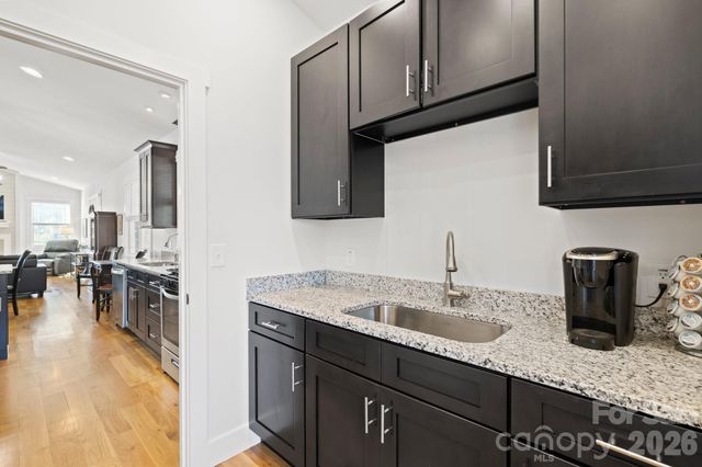 82 Summit Circle, Hendersonville, NC 28739