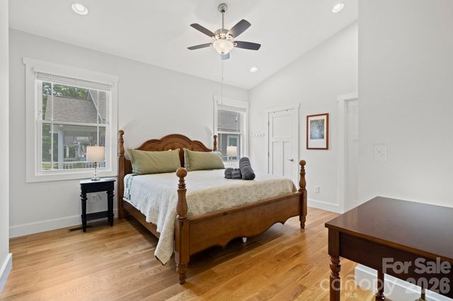 82 Summit Circle, Hendersonville, NC 28739