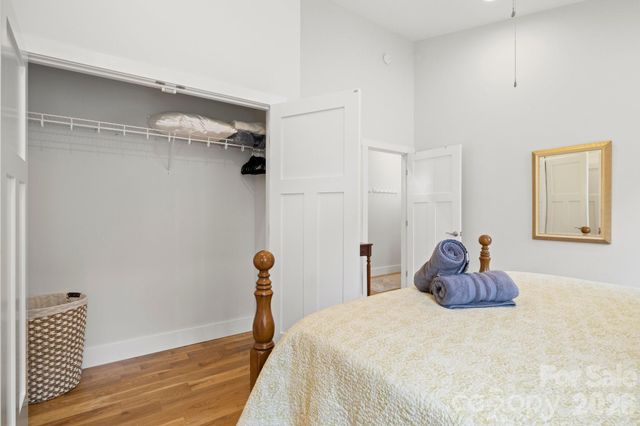 82 Summit Circle, Hendersonville, NC 28739