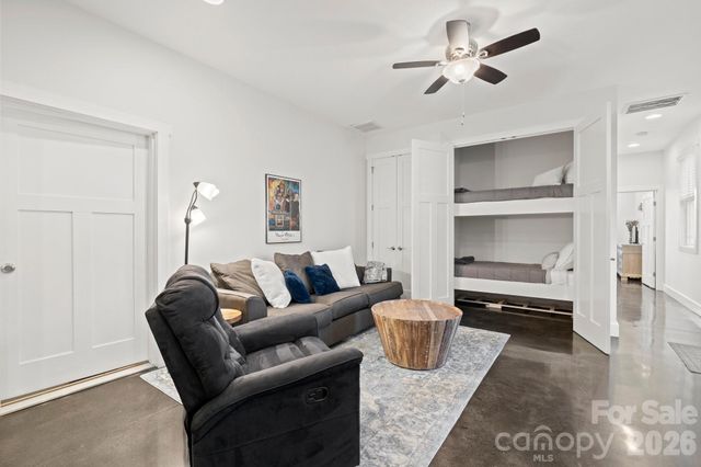 82 Summit Circle, Hendersonville, NC 28739