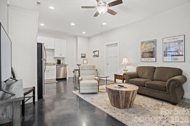 82 Summit Circle, Hendersonville, NC 28739