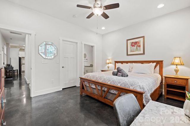 82 Summit Circle, Hendersonville, NC 28739
