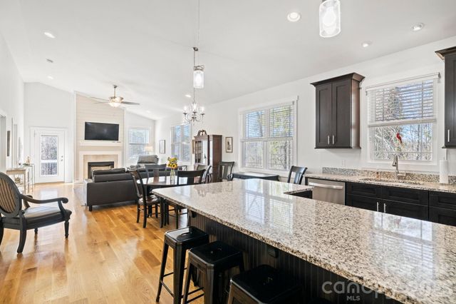 82 Summit Circle, Hendersonville, NC 28739