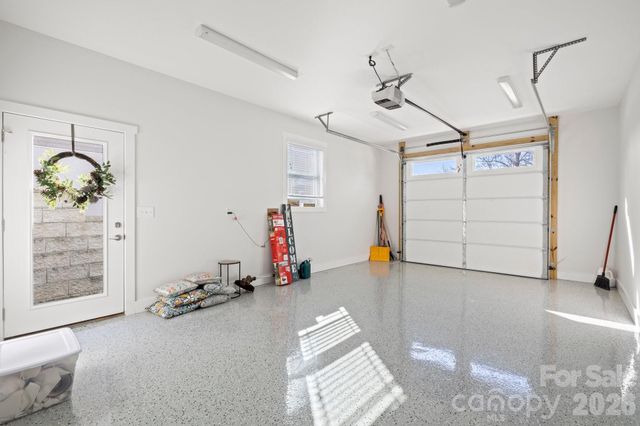 82 Summit Circle, Hendersonville, NC 28739
