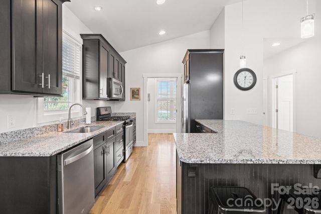 82 Summit Circle, Hendersonville, NC 28739