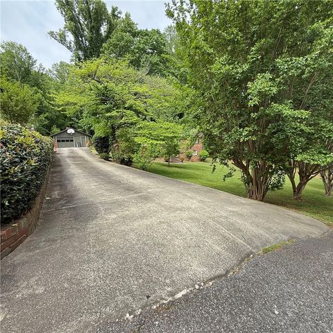 7 River Oaks Drive, Greenville, SC 29611