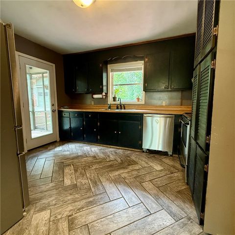7 River Oaks Drive, Greenville, SC 29611