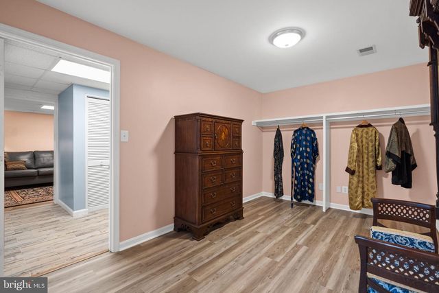 5755 HUNTON WOOD DR, Broad Run, VA 20137