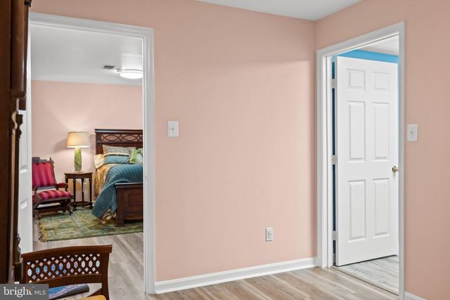 5755 HUNTON WOOD DR, Broad Run, VA 20137