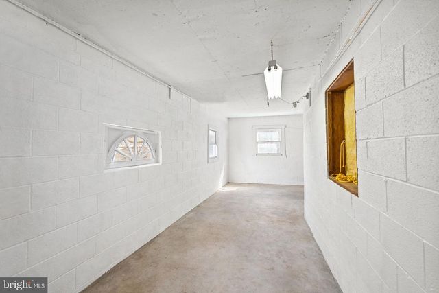 5755 HUNTON WOOD DR, Broad Run, VA 20137