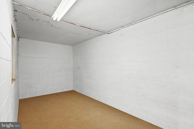 5755 HUNTON WOOD DR, Broad Run, VA 20137