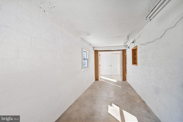 5755 HUNTON WOOD DR, Broad Run, VA 20137