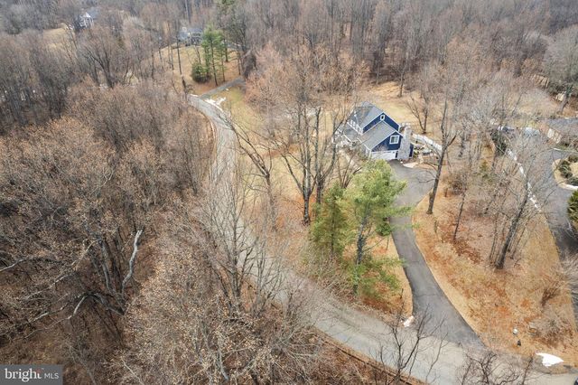 5755 HUNTON WOOD DR, Broad Run, VA 20137