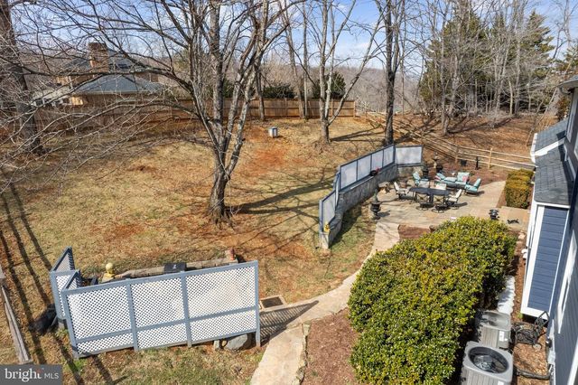 5755 HUNTON WOOD DR, Broad Run, VA 20137