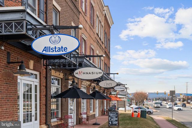 5755 HUNTON WOOD DR, Broad Run, VA 20137