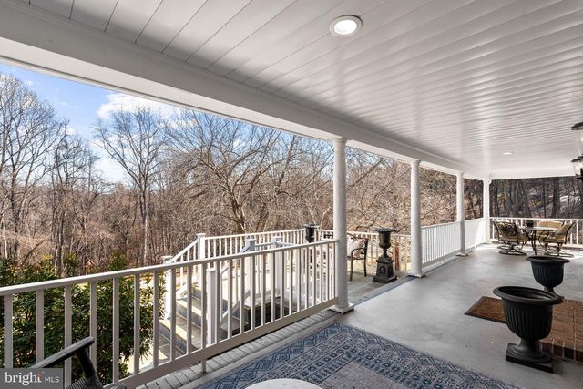 5755 HUNTON WOOD DR, Broad Run, VA 20137