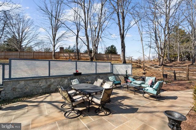 5755 HUNTON WOOD DR, Broad Run, VA 20137