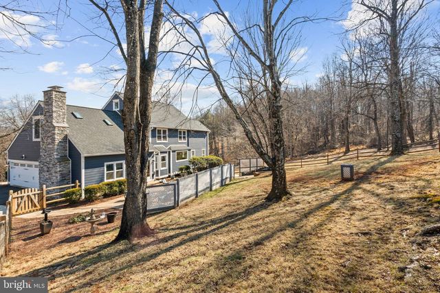 5755 HUNTON WOOD DR, Broad Run, VA 20137
