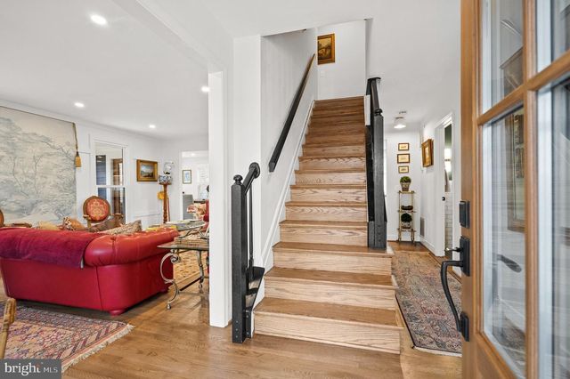 5755 HUNTON WOOD DR, Broad Run, VA 20137