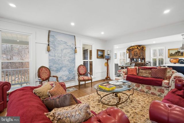 5755 HUNTON WOOD DR, Broad Run, VA 20137