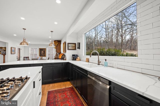 5755 HUNTON WOOD DR, Broad Run, VA 20137