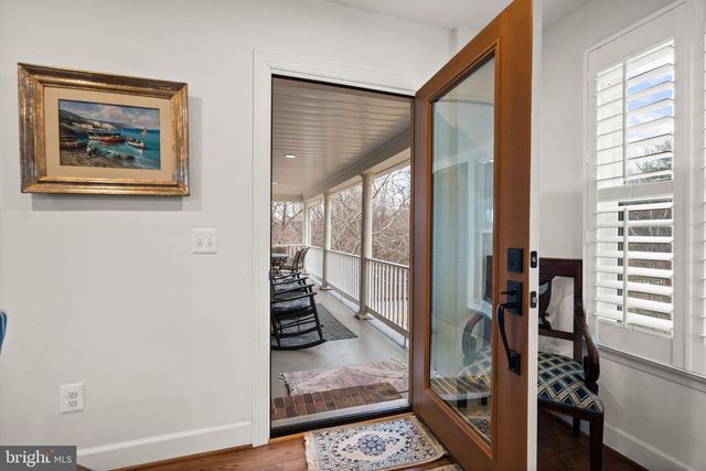 5755 HUNTON WOOD DR, Broad Run, VA 20137